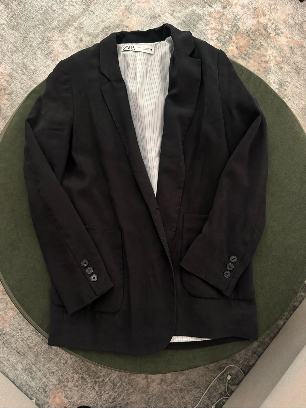 Black Zara blazer